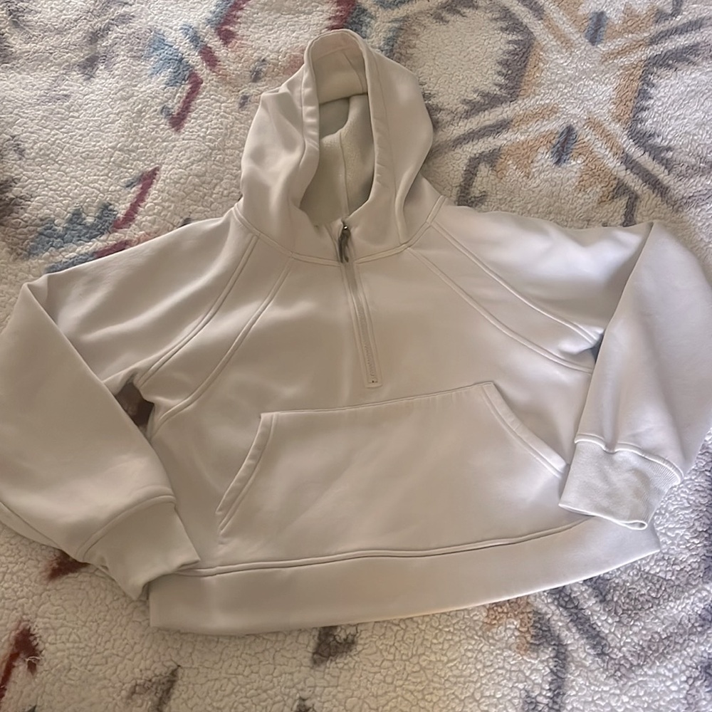 Cropped hoodie